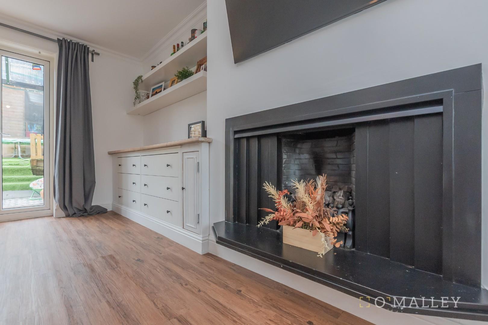 9. Living Room 5.jpg